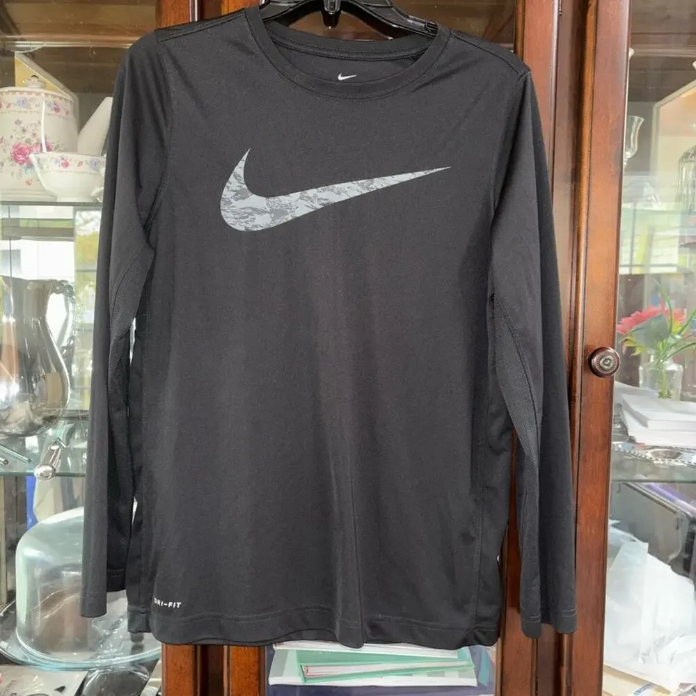 Nike XL Men's Black Dri-FIT Long Sleeve Tee *fitted size*